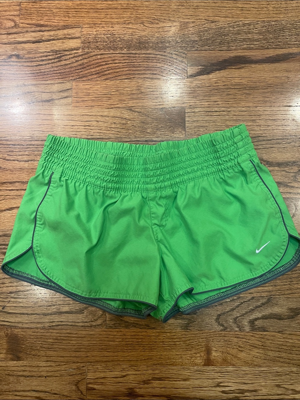 Nike Women's Green Athletic Running Shorts with Contrast Trim Sz L